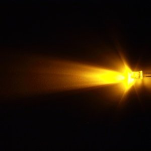 LED 5mm žlutá 1500mcd/30° čirá Hebei 530XY8C